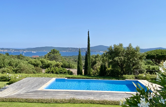 Luxe villa in Grimaud met panoramisch uitzicht op de golfbaan