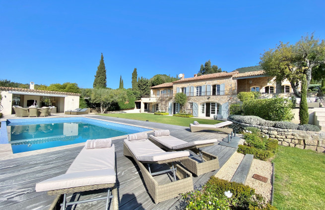 villa-5-chambres-en-suite-piscine-saint-tropez