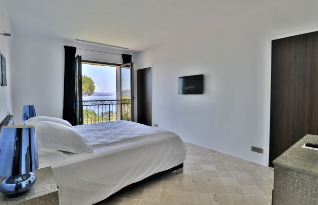room-private-terrace-panoramic-sea-view-gassin