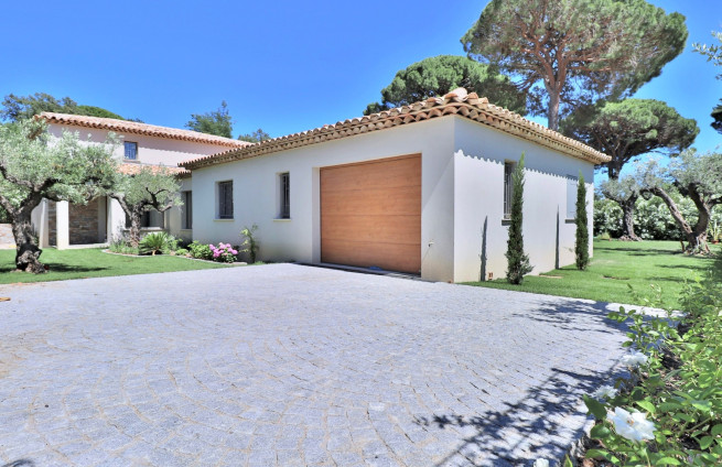 villa-flat-plot-1000m2-for-sale-grimaud