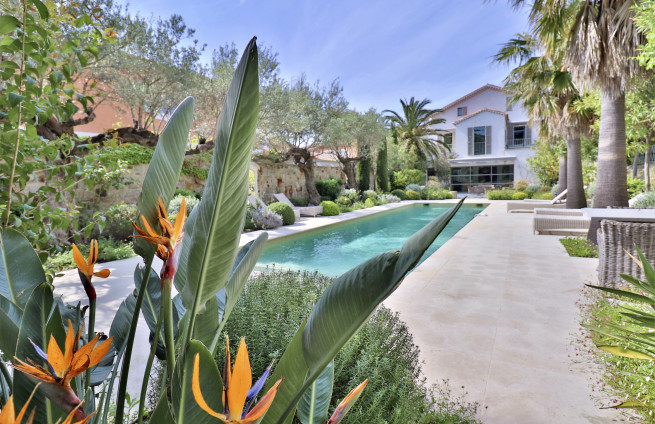Private mansion for sale in the center of Saint-Tropez