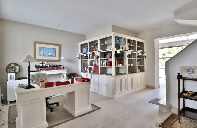 Kantoor met bibliotheek in een prestigieuze villa in Saint-Tropez