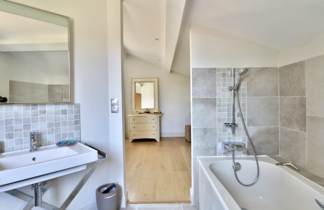 salle-de-bain-chambre-étage-hotel-particulier-saint-tropez