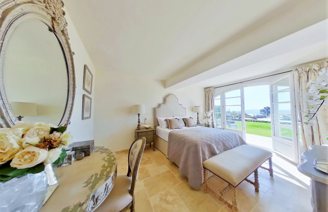 villa-view-sea-for-sale-5-bedroom-en-suite-beauvallon