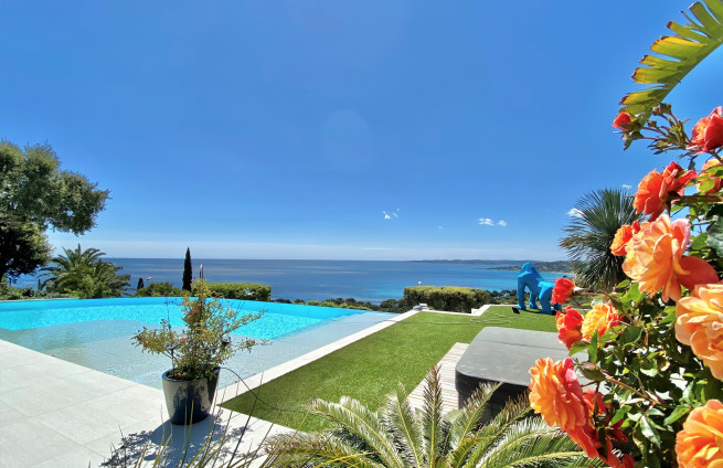 Luxe villa Sainte-Maxime - panoramisch uitzicht op zee - overloopzwembad
