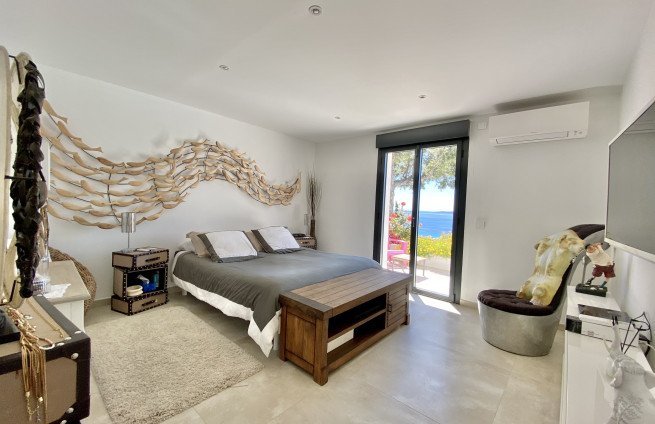 Master bedroom suite with sea view - Sainte-Maxime