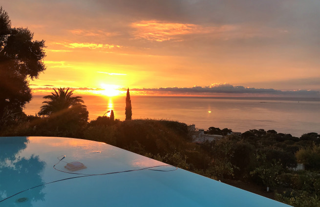 Infinity-zwembad met uitzicht op zee en zonsopgang - villa in Sainte-Maxime