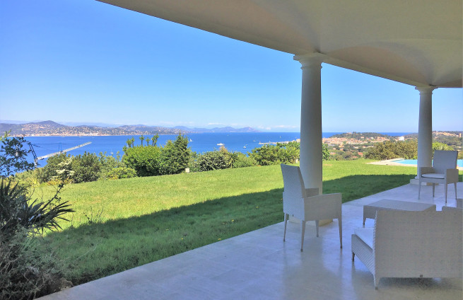 villa-vue-mer-panoramique-Golfe-Saint-Tropez-Sinopolis-Gassin
