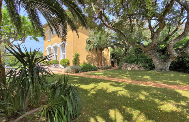 villa-de-maître-art-de-vivre-méditerranéen-côte-d’azur