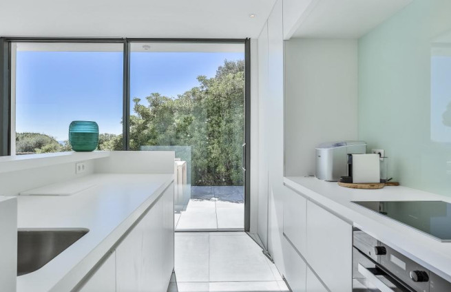 cuisine-design-contemporaine-villa-nartelle-sainte-maxime