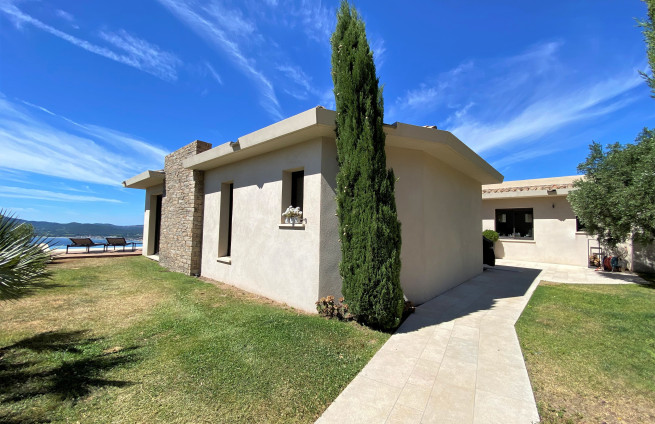 gevel-ingang-luxe-villa-beauvallon-saint-tropez