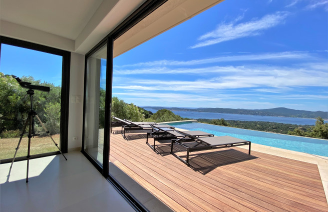 terras-dek-lounge-infinity-zwembad-villa-beauvallon