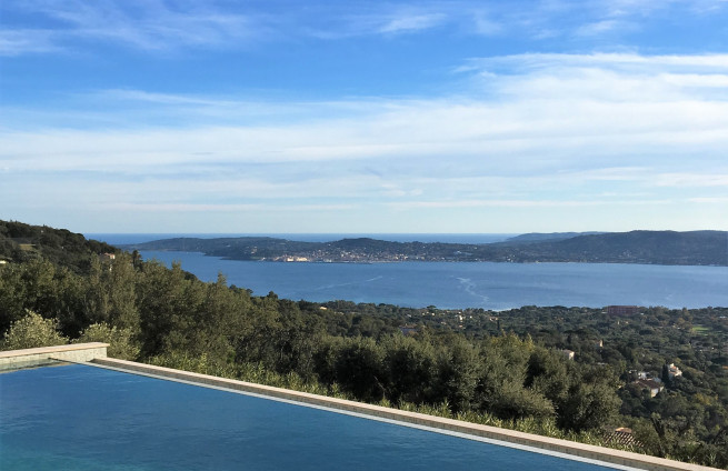 villa-vue-mer-panoramique-à-vendre-domaine-beauvallon-bartole