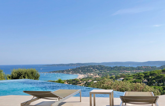 panoramic-sea-from-infinity-pool-villa-sainte-maxime