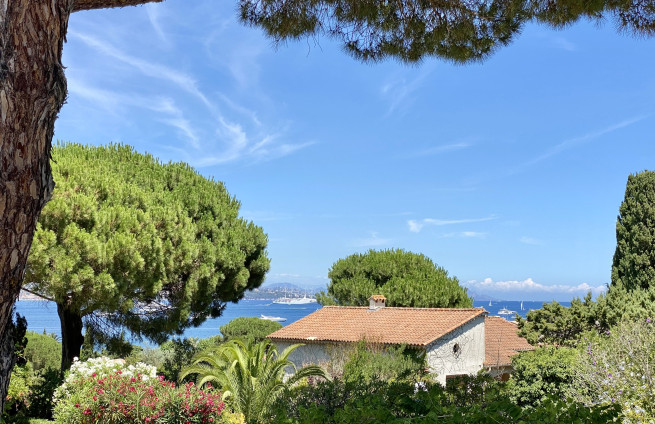 View from terrace, bedroom upstairs, Villa Gassin