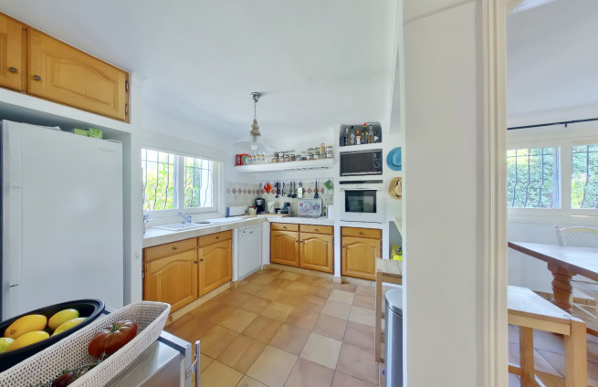 Villa vue mer à pied des plages à vendre au Domaine de Sinopolis