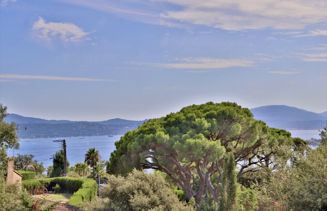Villa rénovée vue mer à vendre à Sainte-Maxime au Sémaphore
