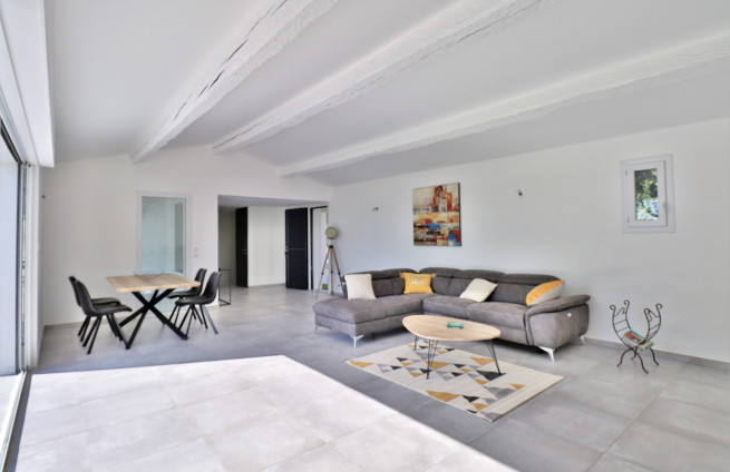 living-dining-room-villa-for-sale-semaphore