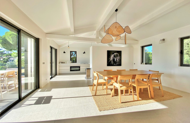 grande-salle-à-manger-villa-architecte-à-vendre-sémaphore