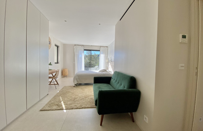 Grote villa met gastenkamers en zeezicht te koop - semaphore