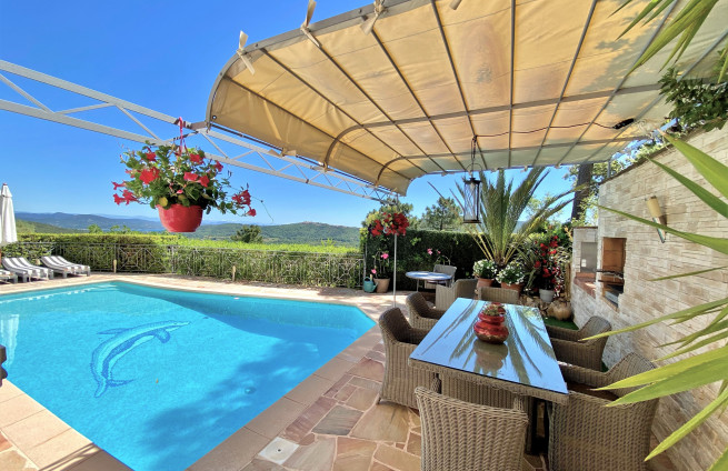 Sea view villa for sale close to La Croix-Valmer village's