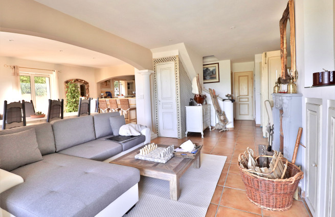 dubbele woon-eetkamer-villa-la-croix-valmer