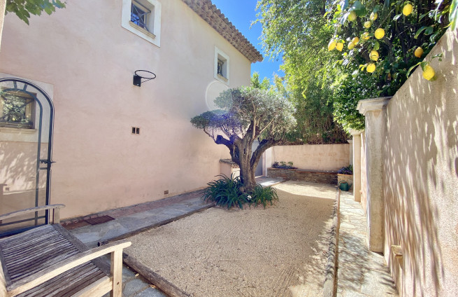 boulodrome-patio-sud-provence-villa-village-croix-valmer