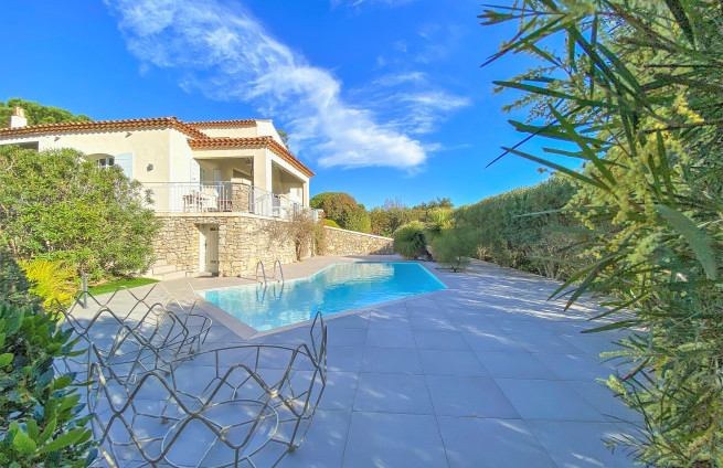 villa-rénovée-vue-mer-a-vendre-la-croix-valmer