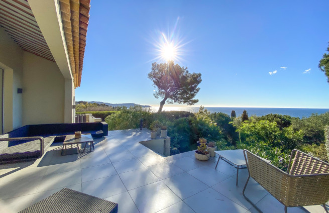 terrasse-coucher-soleil-cap-lardier