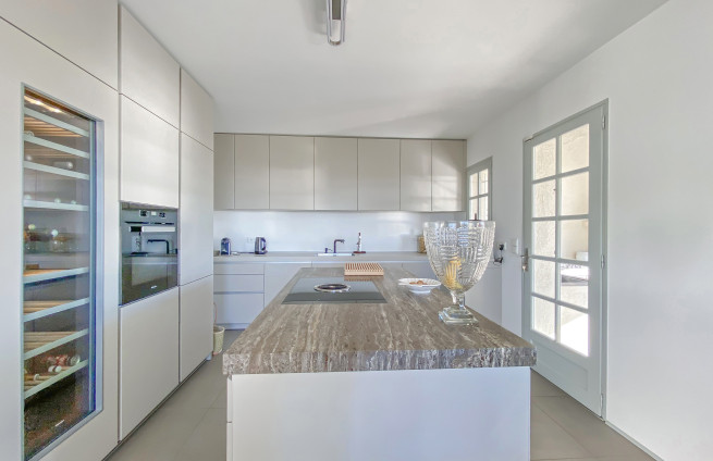 cuisine-bulthaup-equipee-propriété-vue-mer-gigaro