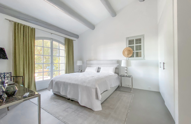 suite-chambre-terrasse-vue-mer-la-croix-valmer