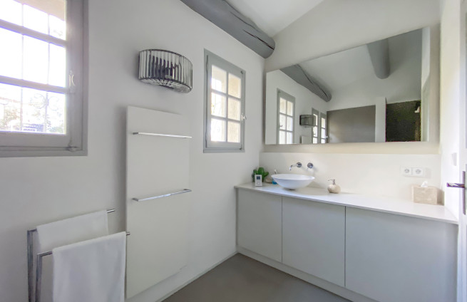 salle-de-douche-rénovée-douche-italienne-villa-la-croix-valmer