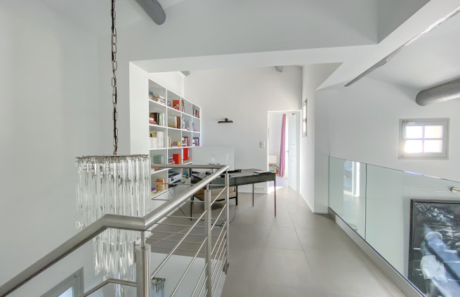 office-mezzanine-master-bedroom-villa-la-croix-valmer