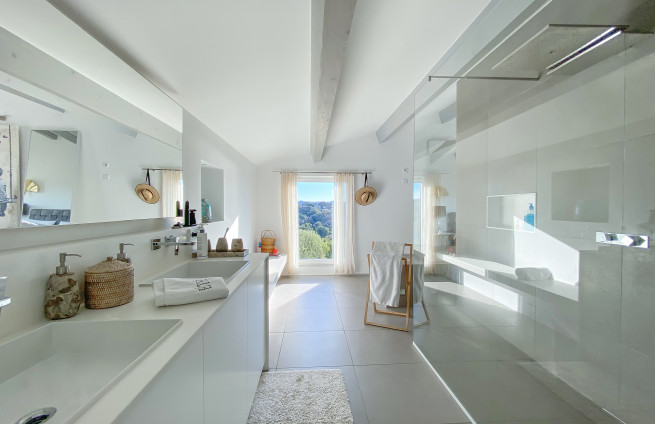 salle-de-bains-luxe-chambre-maitre-villa-la-croix-valmer