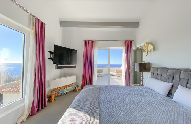 master suite with panoramic sea view - villa La Croix Valmer
