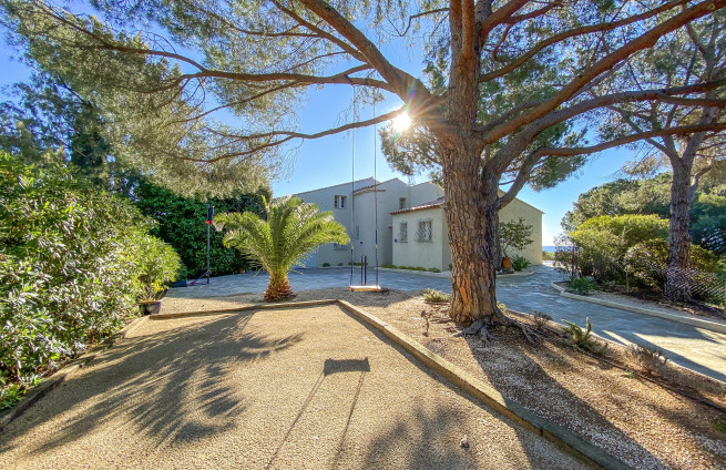 allée-privée-villa-vue-mer-la-croix-valmer