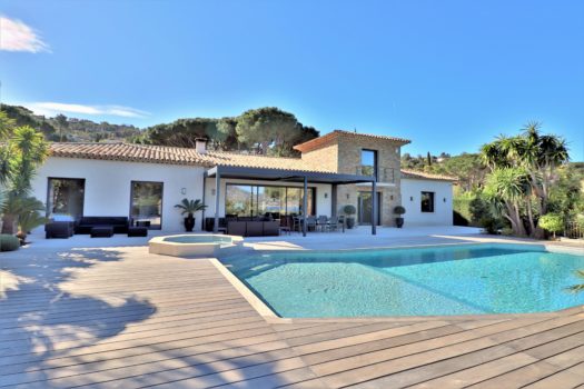 Propriété neuve à vendre à Gassin à pied des plages - Vue mer