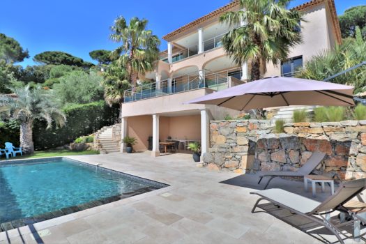 New sea view villa close to Sainte-Maxime center