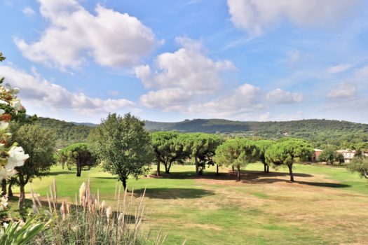 Golf house for sale on Saint-Tropez golf course