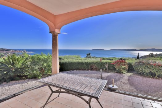 La Croisette: panoramic sea view villa close to the beach