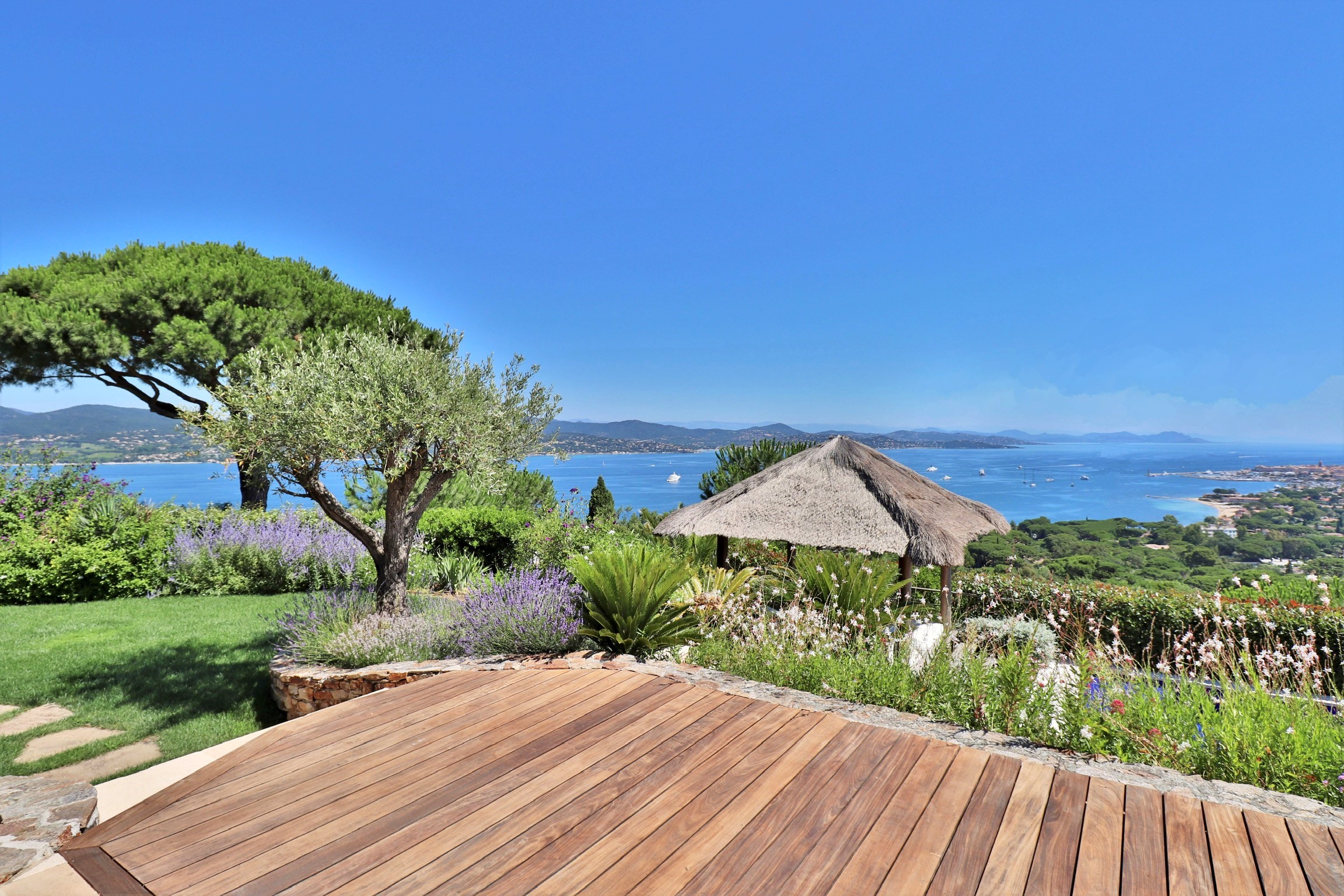 Luxueuse propriété vue mer panoramique à Gassin SaintTropez Bay Property