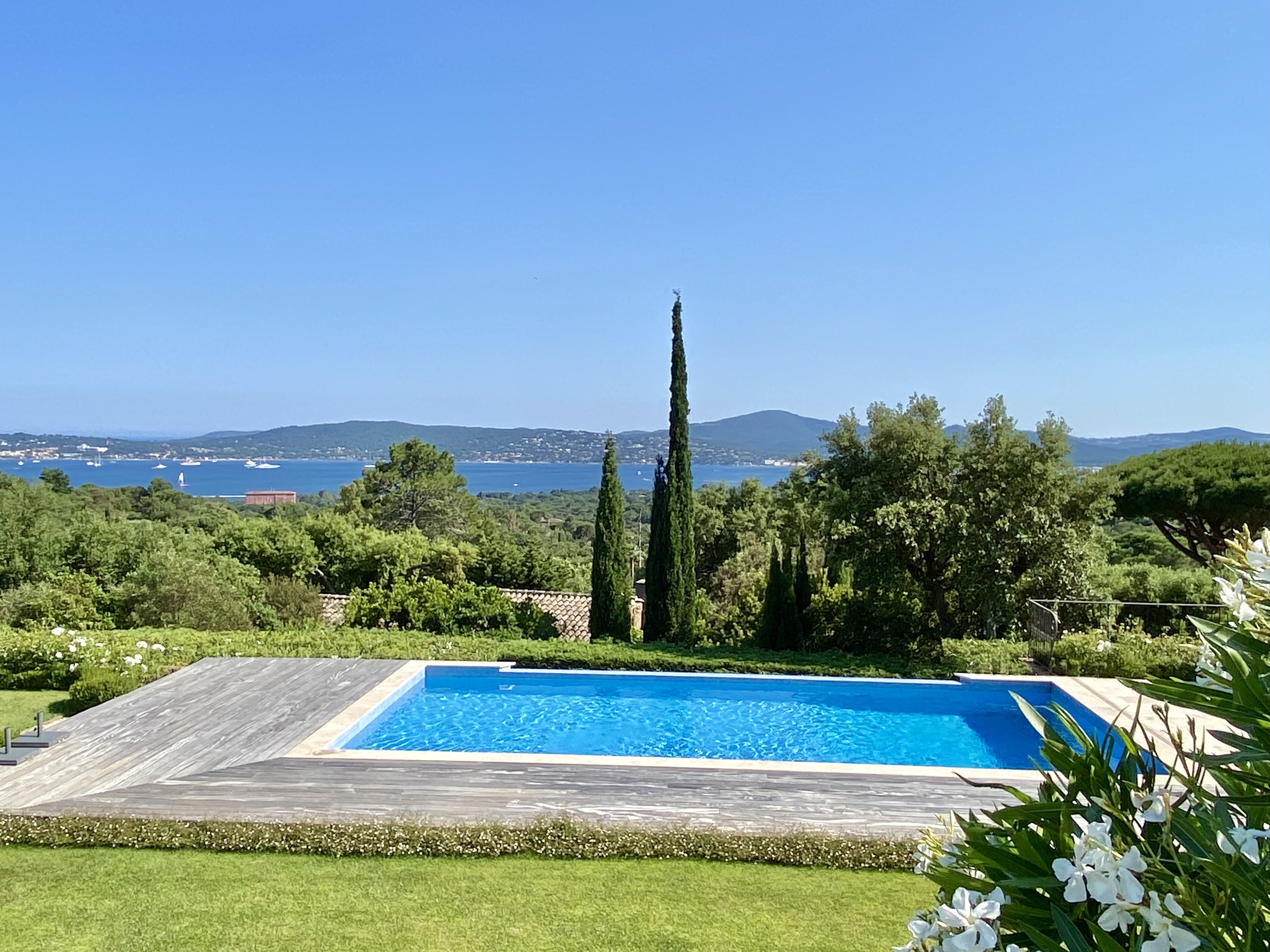 Propriété vue mer panoramique à vendre au Domaine de Beauvallon SaintTropez Bay Property