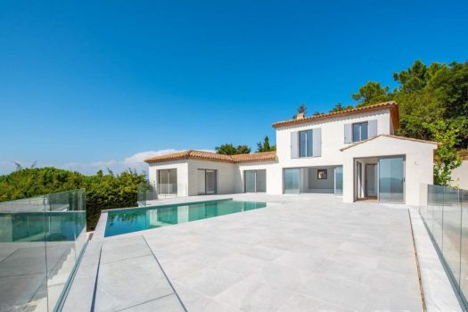 Villa rénovée vue mer panoramique à vendre entre le Village de La Croix-Valmer et les plages de Gigaro