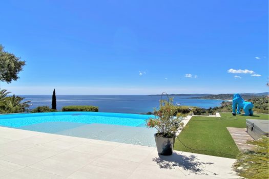 Renovated panoramic sea view villa for sale in Sainte-Maxime