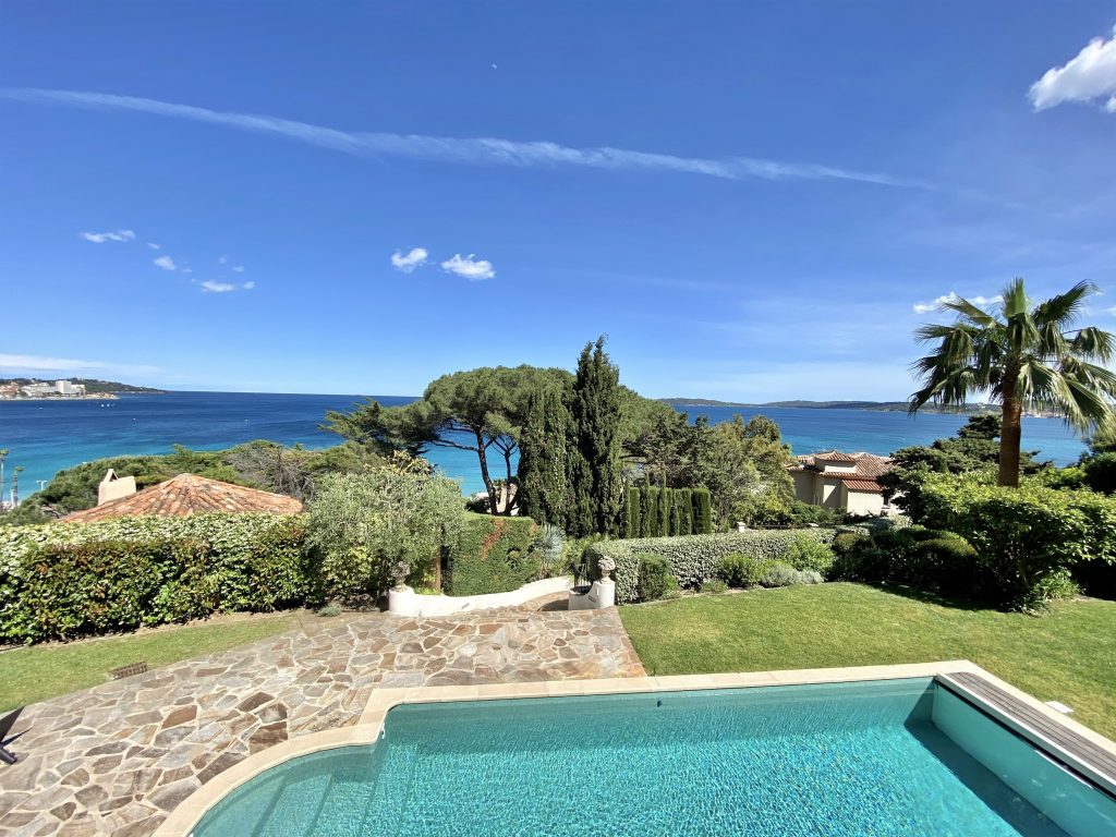 Villa belle époque vue mer panoramique à vendre à La Croisette à SainteMaxime SaintTropez