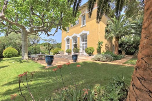 Maison de maître vue mer à vendre à pied du village de la Croix-Valmer