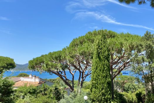 Villa vue mer à pied des plages à vendre au Domaine de Sinopolis