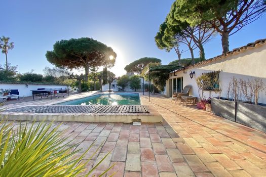 Villa for sale walking distance to Beauvallon beaches