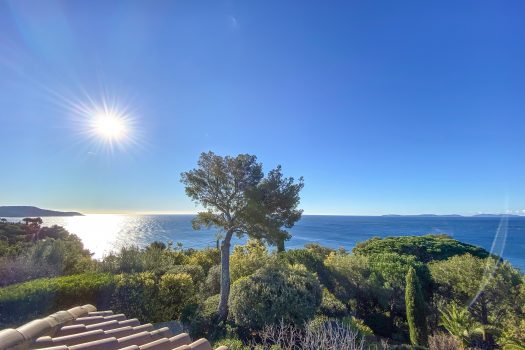 Villa rénovée vue mer panoramique à vendre à la Croix-Valmer