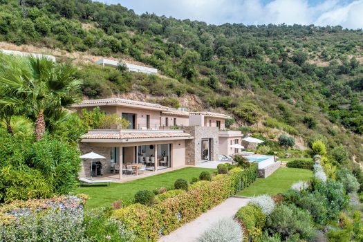 Villa contemporaine vue mer panoramique à vendre à Grimaud